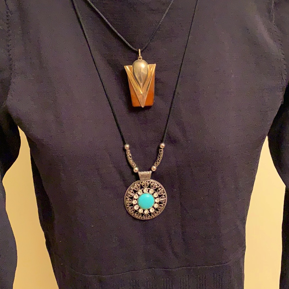 2 vintage necklaces